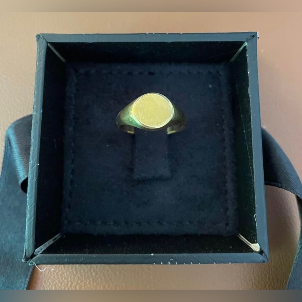 Women’s Gold Ring Size 8